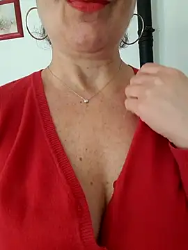 Snapshot of Viola8p chatting on February 1, 2026, 9:40 am Viola8p online show from February 1, 2026, 9:40 am