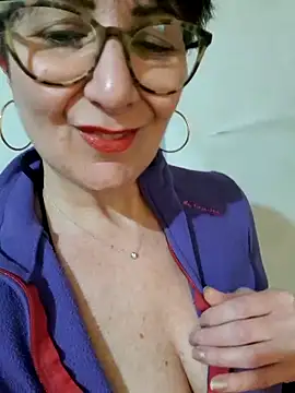 Snapshot of Viola8p chatting on March 14, 2026, 2:56 pm Viola8p online show from March 14, 2026, 2:56 pm