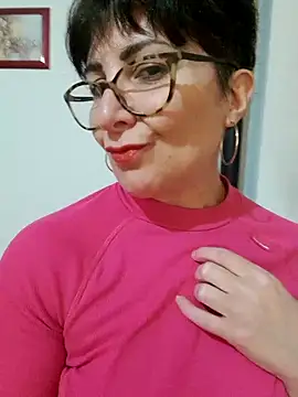 Snapshot of Viola8p chatting on February 3, 2026, 3:39 pm Viola8p online show from February 3, 2026, 3:39 pm