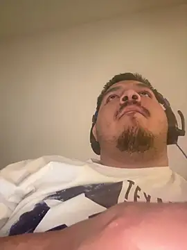 Snapshot of Detodo27 chatting on February 28, 2026, 12:43 am Detodo27 online show from February 28, 2026, 12:43 am