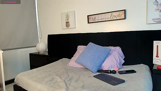 Snapshot of Natasha_Kinski chatting on March 19, 2025, 8:11 pm Natasha Kinski online show from March 19, 2025, 8:11 pm