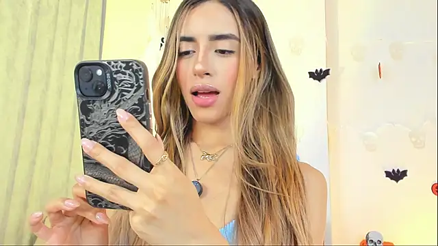 StormiRusso online show from October 23, 2025, 1:04 am