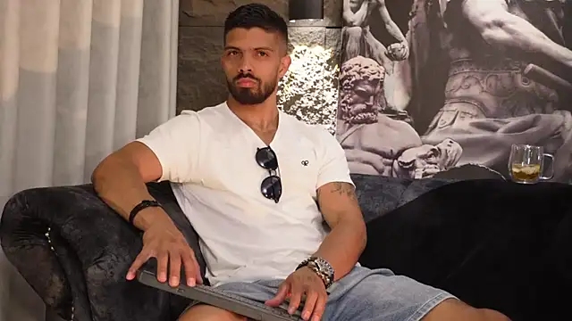 DannSaenz online show from November 21, 2025, 4:17 pm