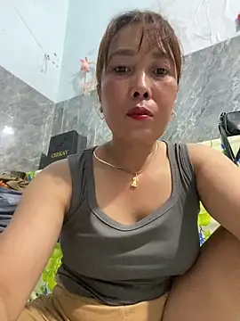 Snapshot of Linaannn chatting on March 31, 2026, 1:02 pm Linaannn online show from March 31, 2026, 1:02 pm