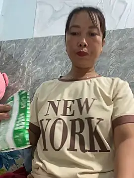 Linaannn online show from November 7, 2025, 11:41 pm