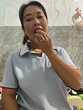 Linaannn online show from November 28, 2025, 11:38 pm