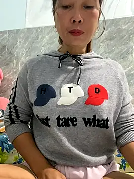 Linaannn online show from November 20, 2025, 11:58 pm