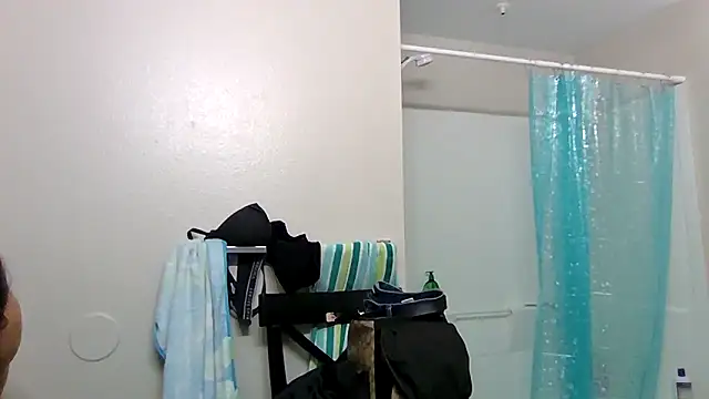 sissyhellokitty00 online show from December 17, 2024, 1:39 am