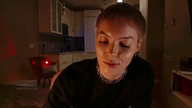 spiklencii online show from November 10, 2025, 2:33 pm