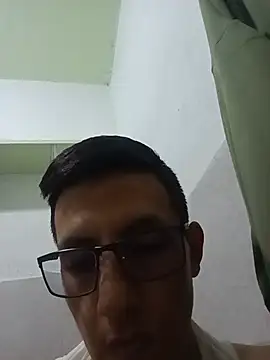 alexmoragomez online show from July 10, 2026, 9:04 pm