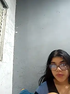 Snapshot of ariannazinha chatting on November 6, 2025, 11:53 pm ariannazinha online show from November 6, 2025, 11:53 pm