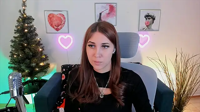 NellieMccaffrey online show from December 26, 2024, 7:38 pm