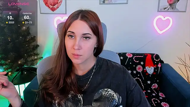 NellieMccaffrey online show from December 24, 2024, 1:27 am