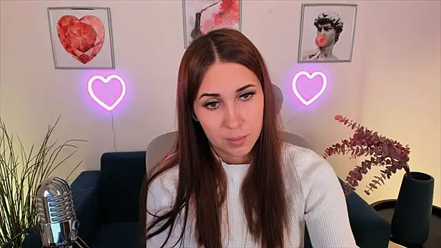 NellieMccaffrey online show from December 22, 2024, 1:01 am