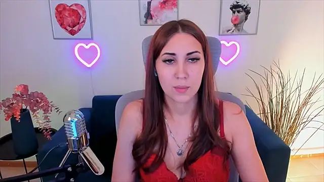 NellieMccaffrey online show from January 15, 2025, 4:43 pm