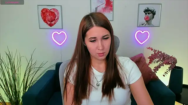 NellieMccaffrey online show from December 15, 2024, 2:08 am