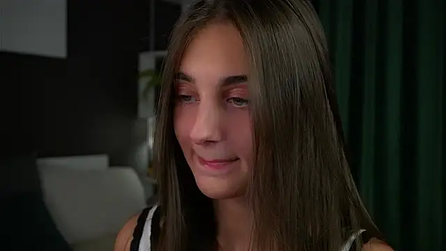 Snapshot of PiquingOgalala chatting on March 22, 2025, 7:15 am PiquingOgalala online show from March 22, 2025, 7:15 am