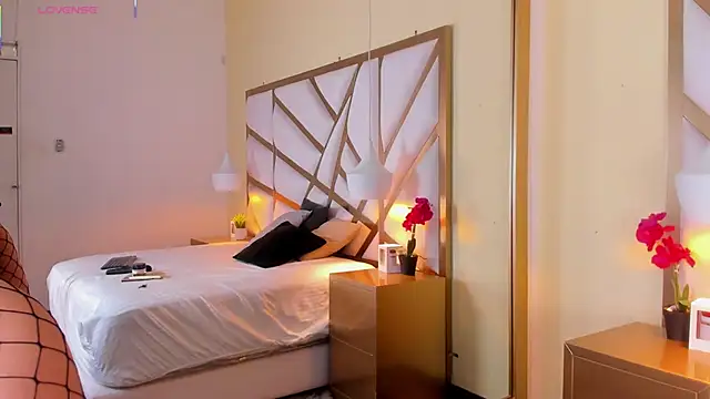 Snapshot of CarolineMaldonado chatting on September 18, 2025, 12:30 pm CarolineMaldonado online show from September 18, 2025, 12:30 pm