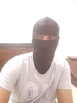 Nisreenn online show from October 30, 2025, 1:37 am