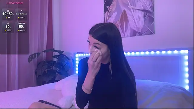 Veronica leal online show from November 6, 2025, 10:41 am