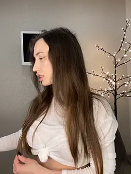 Snapshot of Polli_Kiss chatting on May 21, 2026, 6:49 pm Polli Kiss online show from May 21, 2026, 6:49 pm