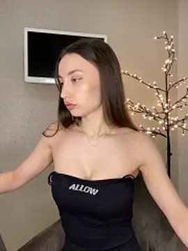 Snapshot of Polli_Kiss chatting on April 26, 2026, 6:38 pm Polli Kiss online show from April 26, 2026, 6:38 pm