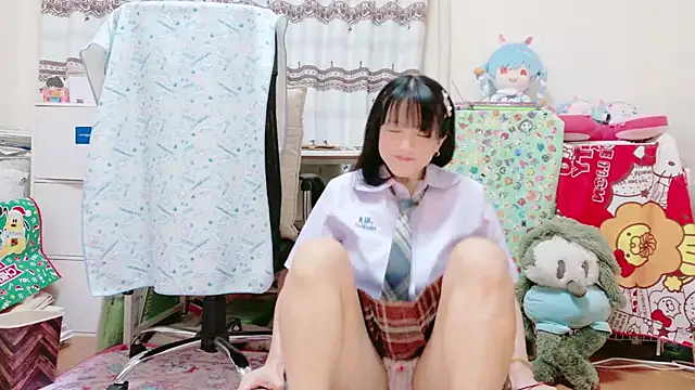 renapiyon8182 online show from February 7, 2025, 7:17 pm