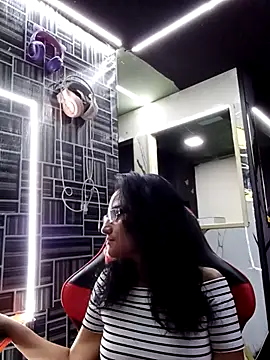 AdelinaMiran90 online show from September 21, 2025, 4:06 am