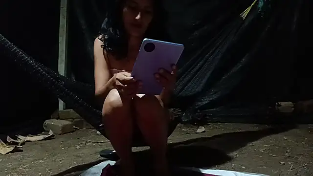 Snapshot of AdelinaMiran90 chatting on July 6, 2026, 4:52 am AdelinaMiran90 online show from July 6, 2026, 4:52 am