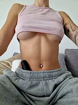 EileX official online show from January 13, 2026, 1:04 pm