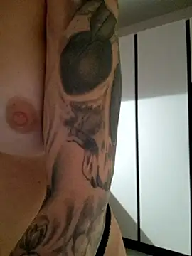 EileX official online show from February 8, 2026, 5:43 pm