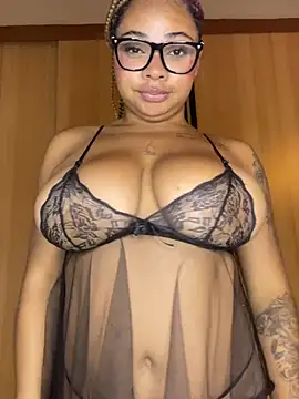 Snapshot of Eloisa_cleavage_ chatting on July 7, 2026, 10:08 am Eloisa cleavage online show from July 7, 2026, 10:08 am