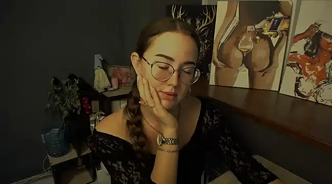 Snapshot of luxie_milady chatting on March 7, 2025, 2:56 pm luxie milady online show from March 7, 2025, 2:56 pm