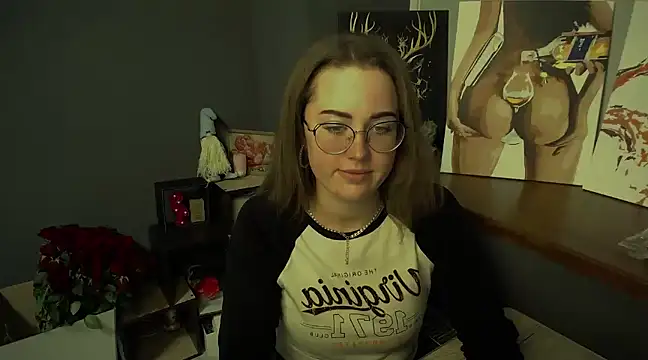 Snapshot of luxie_milady chatting on February 17, 2025, 5:01 pm luxie milady online show from February 17, 2025, 5:01 pm