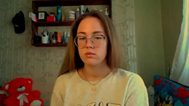 Snapshot of luxie_milady chatting on October 24, 2025, 9:52 am luxie milady online show from October 24, 2025, 9:52 am