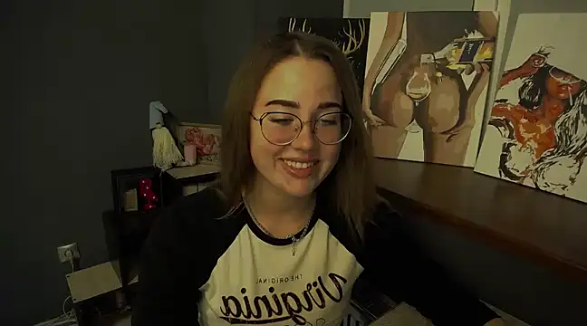 Snapshot of luxie_milady chatting on March 13, 2025, 1:50 pm luxie milady online show from March 13, 2025, 1:50 pm