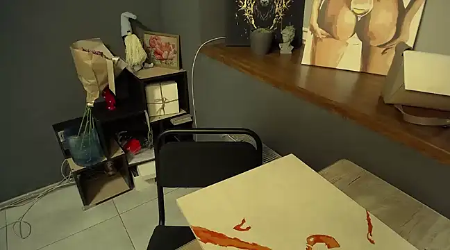 Snapshot of luxie_milady chatting on February 11, 2025, 1:30 pm luxie milady online show from February 11, 2025, 1:30 pm