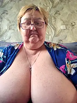 Snapshot of Awn290668 chatting on April 4, 2026, 11:50 am Awn290668 online show from April 4, 2026, 11:50 am