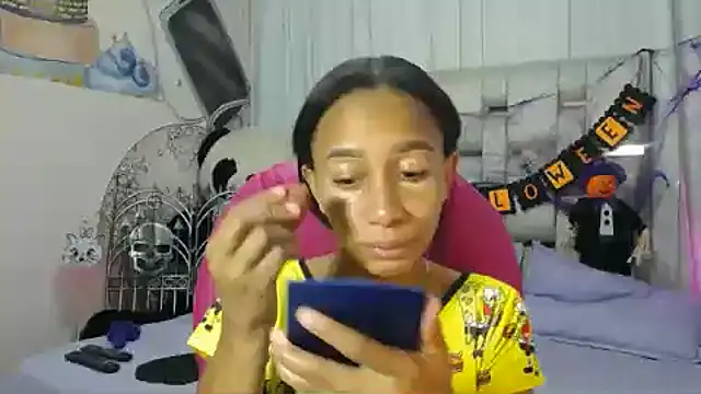 EMMA SWEETT1 online show from October 8, 2025, 12:39 pm