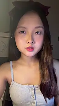 Alice1818 online show from November 14, 2025, 6:33 pm