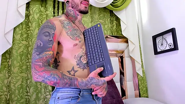 dilan scootk  online show from October 22, 2025, 7:24 pm