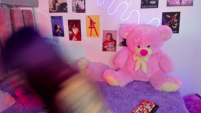 naoko kirino online show from April 14, 2026, 2:27 am