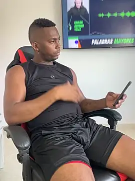 Destrozador415 online show from April 14, 2026, 2:44 pm