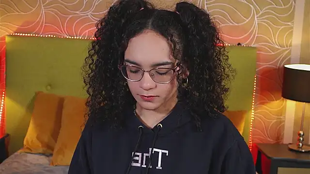 TaylorTinaa online show from February 12, 2025, 12:12 pm