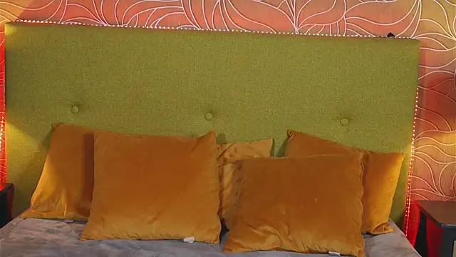 TaylorTinaa online show from February 12, 2025, 3:16 pm