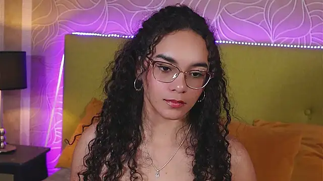 TaylorTinaa online show from February 5, 2025, 11:23 am