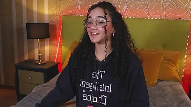 TaylorTinaa online show from February 5, 2025, 8:21 am