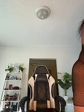 Snapshot of Blazerina chatting on November 23, 2025, 7:57 pm Blazerina online show from November 23, 2025, 7:57 pm