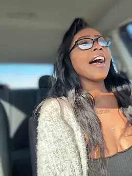 Snapshot of Blazerina chatting on October 24, 2025, 7:02 pm Blazerina online show from October 24, 2025, 7:02 pm