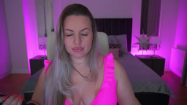 KiraCandyS online show from March 14, 2026, 8:59 pm